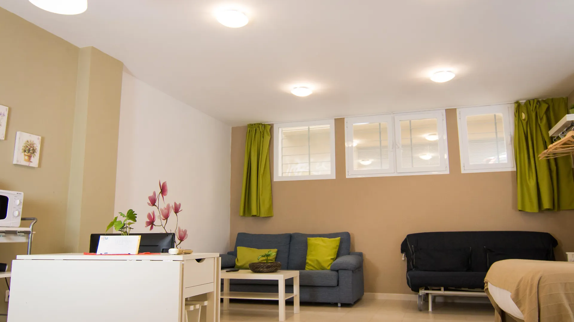 Holidays2Malaga Studios Juan De Mena Apartment